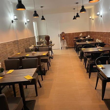 Hotel & Restaurant Isvara Breteuil Kültér fotó