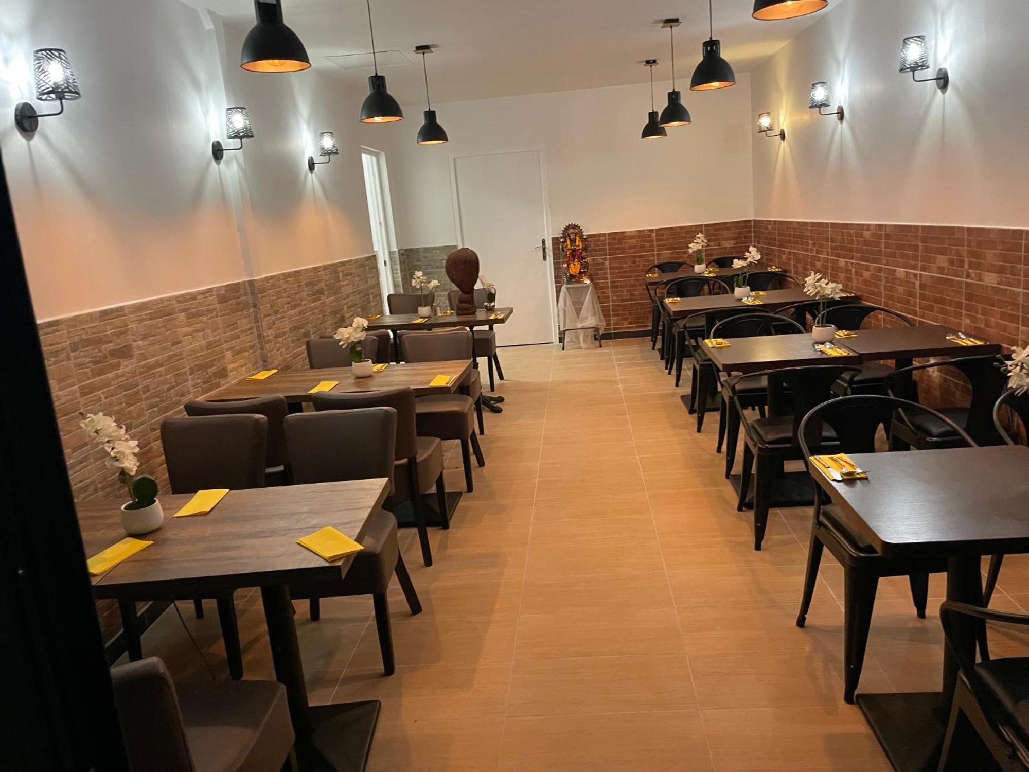 Hotel & Restaurant Isvara Breteuil Kültér fotó